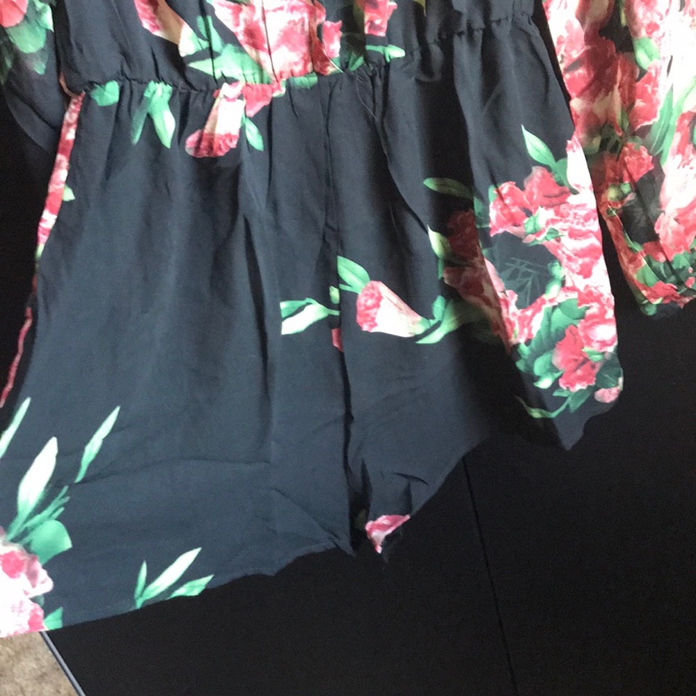 Romper - Picture 3 of 4